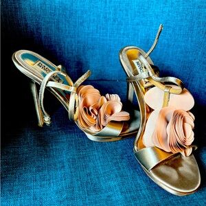 Badgley Mischka Gold and Pink Floral Platform Heels Size 7